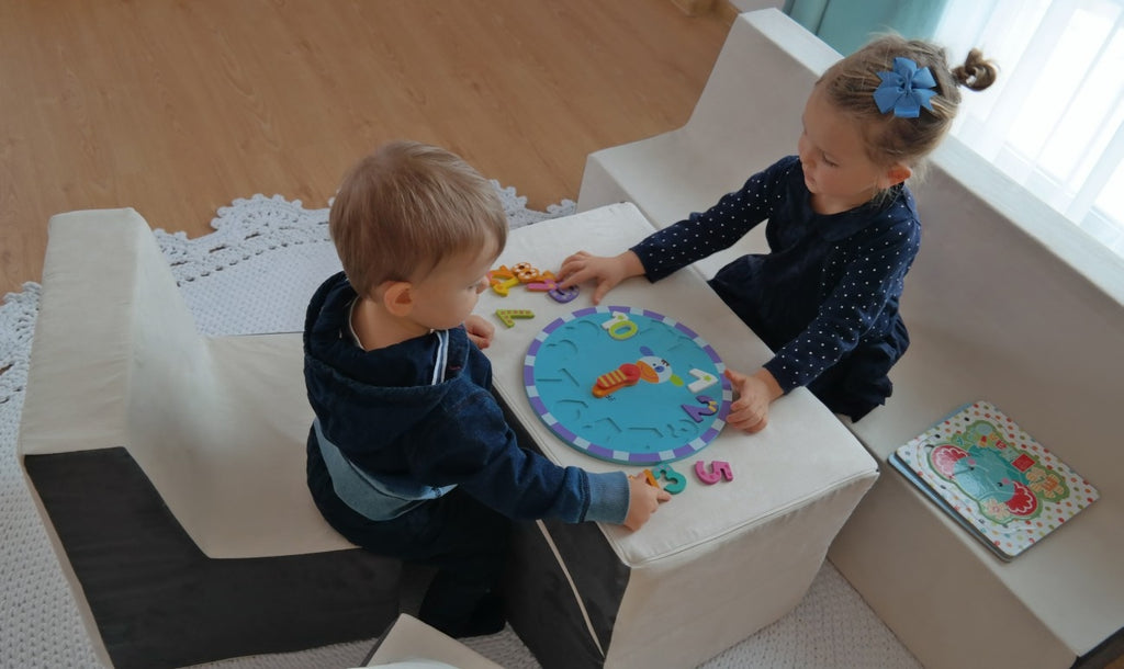 Barnmöbelset: 2xfåtölj + soffa + vilstol